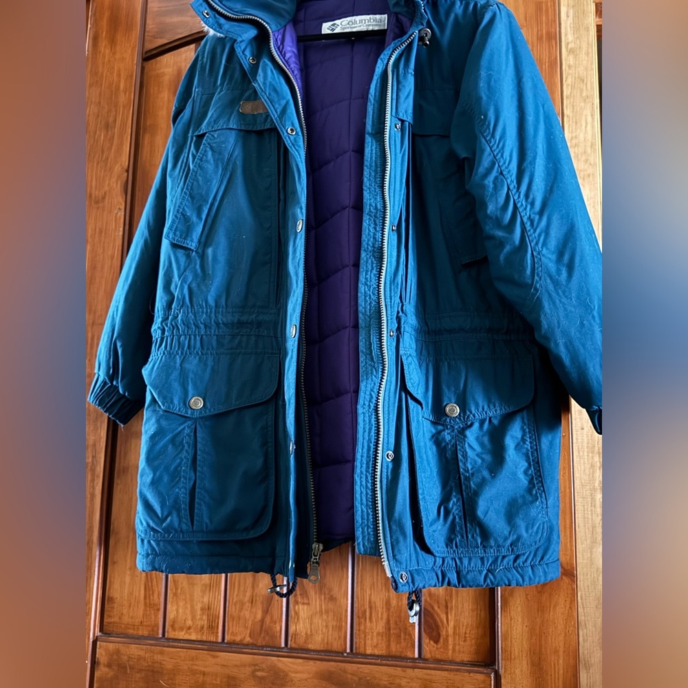 Vintage Columbia Teal Jacket with detachable hood & a separate faux fur zipper